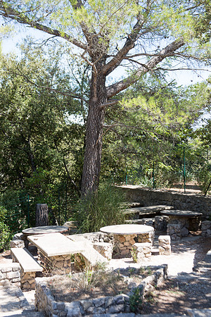Pour le repos du pèlerin au sanctuaire de Cotignac