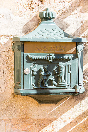 Drôle de boite aux lettres à Barjols