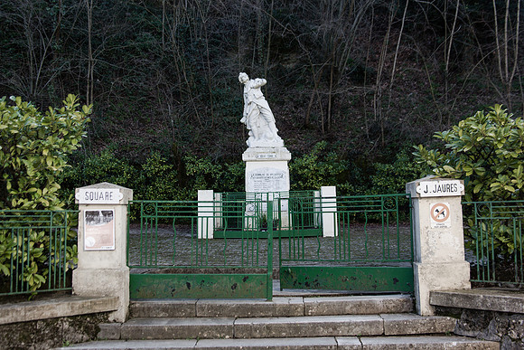 Le Monument aux Morts de Mazaugues