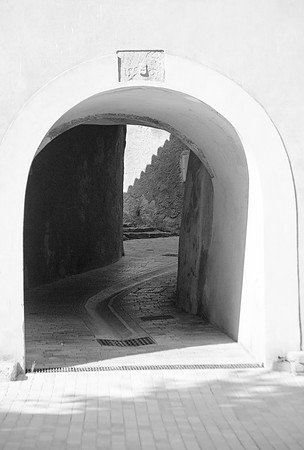 Porche du Campanile à Cotignac