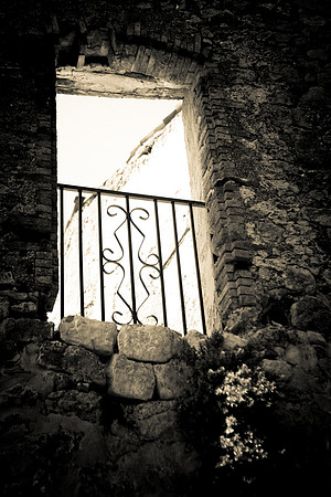 Vieille fenêtre de Fox-Amphoux