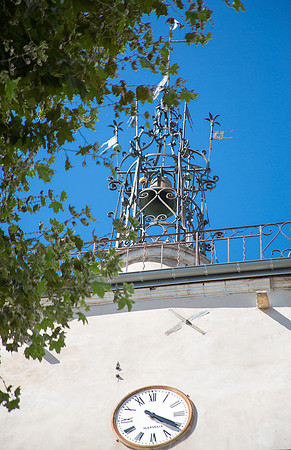 La Place de la Mairie à Cotignac