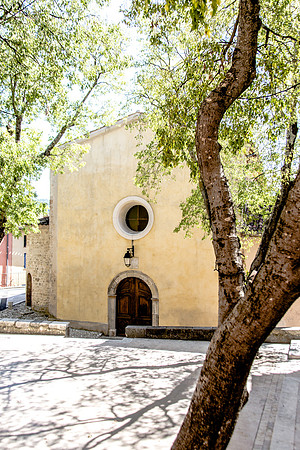 Place de l'église à Camps la Source
