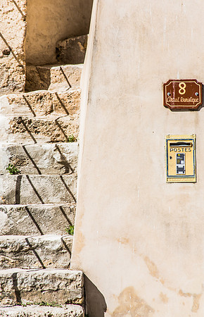 La Place de la Mairie à Cotignac