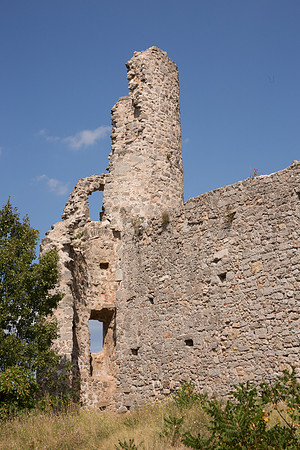 Ruines du château de Valbelle à Tourves
