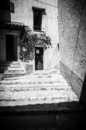 Des escaliers à Camps la Source