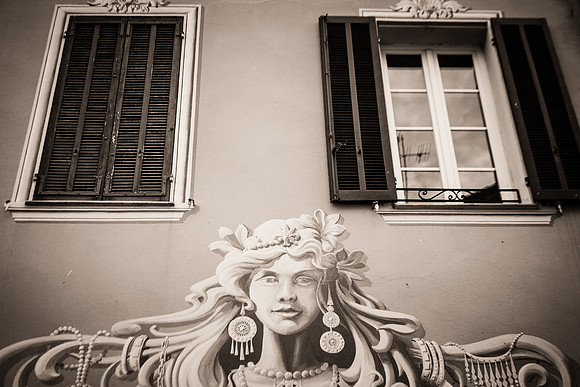Façade peinte à Carcès