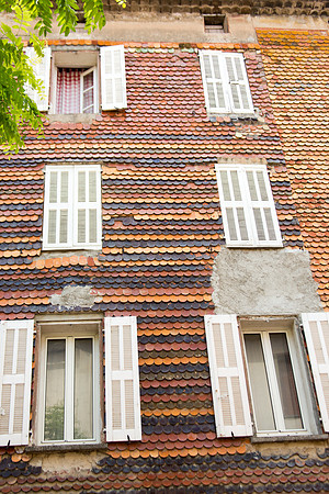Façaden écaillée de Carcès