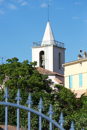 Vue sur le clocher de Carcès