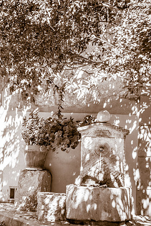 Une fontaine à Correns