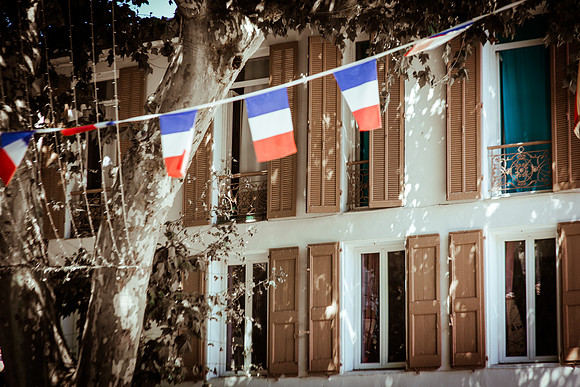 Dans les ruelles de Cotignac