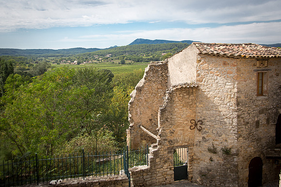 Panorama et ruines à Carcès