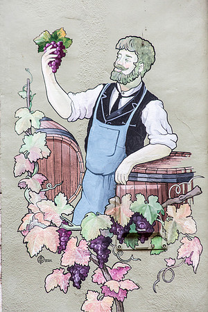 Fresque d'un viticulteur à Carcès