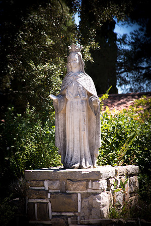 Statue de la Vierge à Cotignac