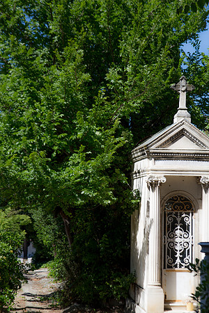 Le chemin du cimetière Saint-Pierre