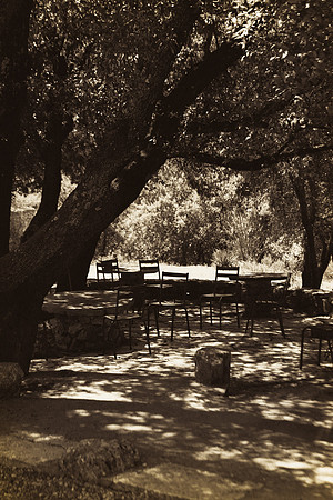 Les tables du partage au sanctuaire de Cotignac